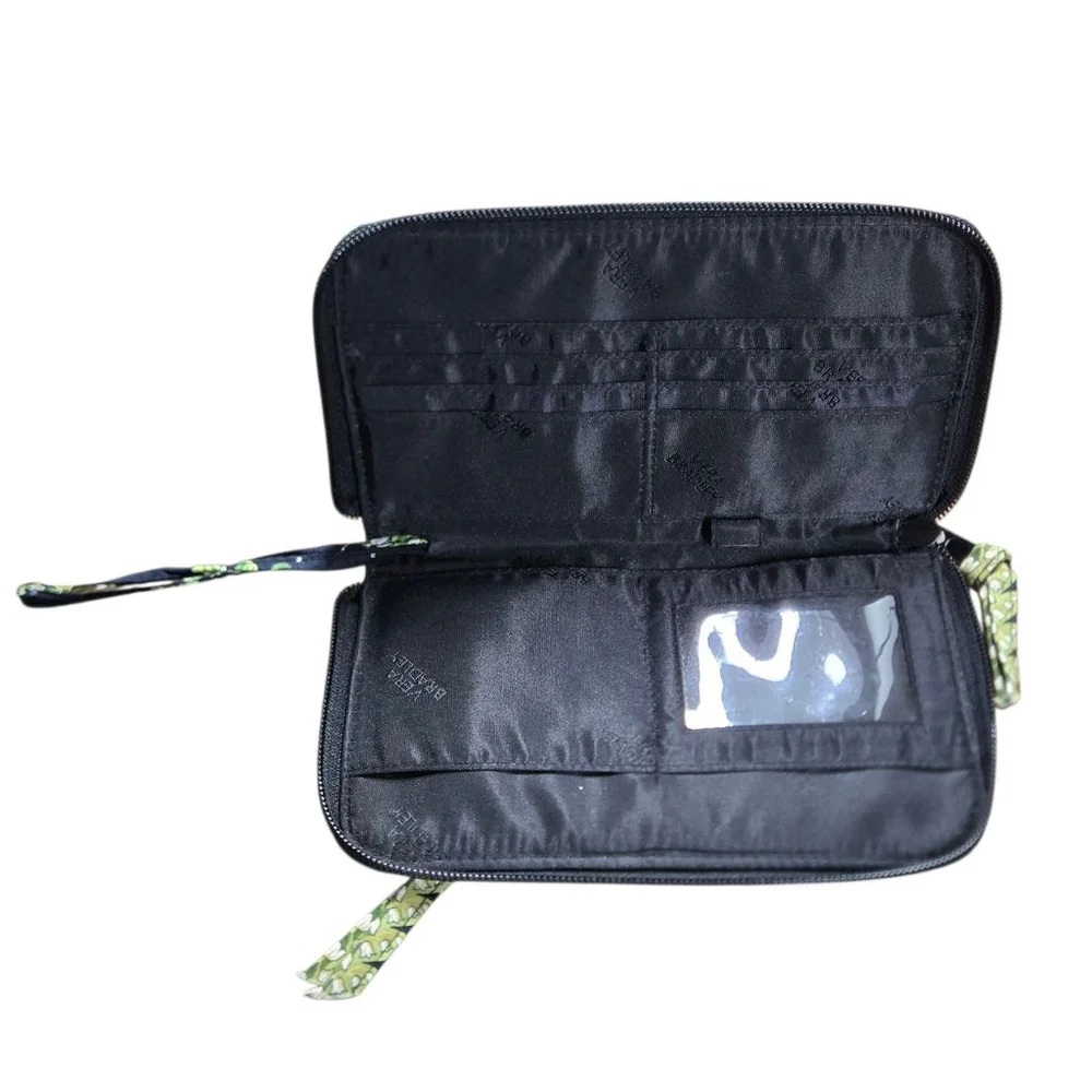 Retired Vera Bradley Wristlet New Hope Black Pink Floral Quilted Vintage Floral